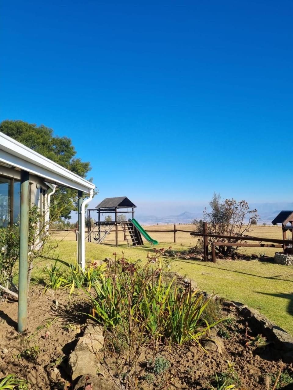 Hostal Drakensberg Mountain Retreat Bergville Exterior foto
